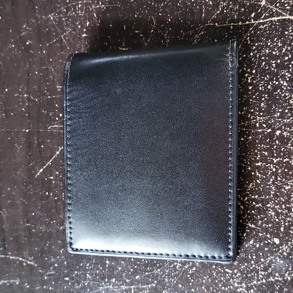 Michael Kors Wallet - Picture 2 of 7